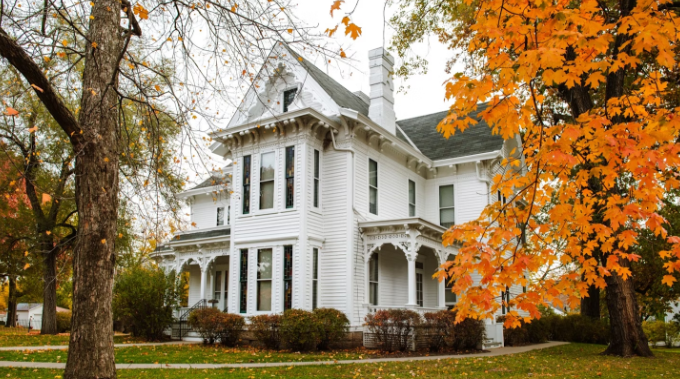 Why Historic Homes Are Perfect for Buyers Who Love Architecture with a Story